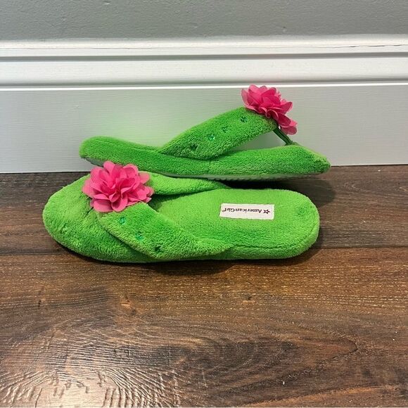 American Girl Green Fuzzy Slippers w Pink Flower and Green Sequins Size 3.5-5 - Picture 4 of 9